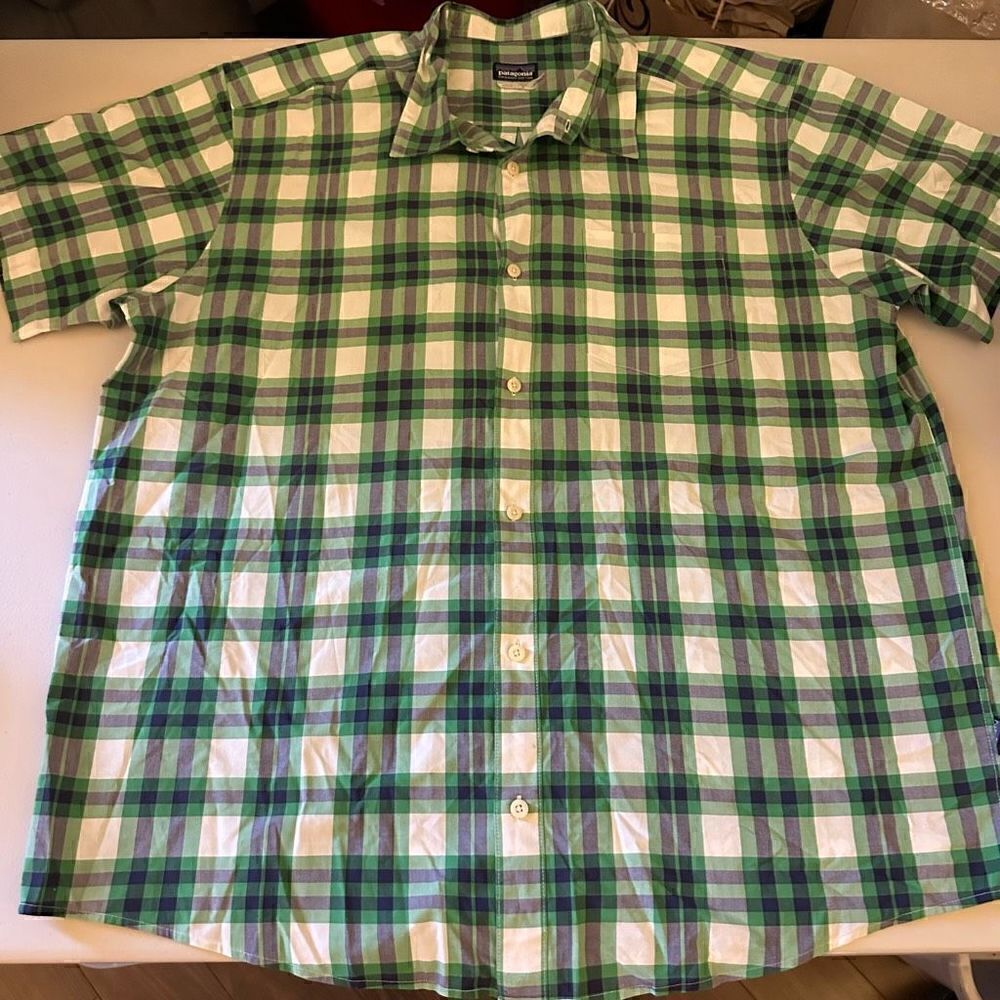 Patagonia Green Checkered Shortsleeve Shirtxl